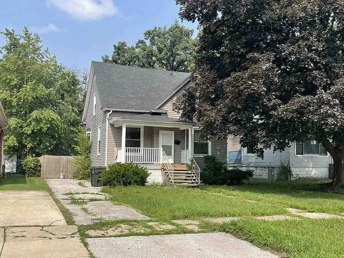13906 Park Ave photo 1