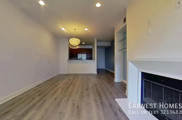 14412 Killion St #401 — Photo 4