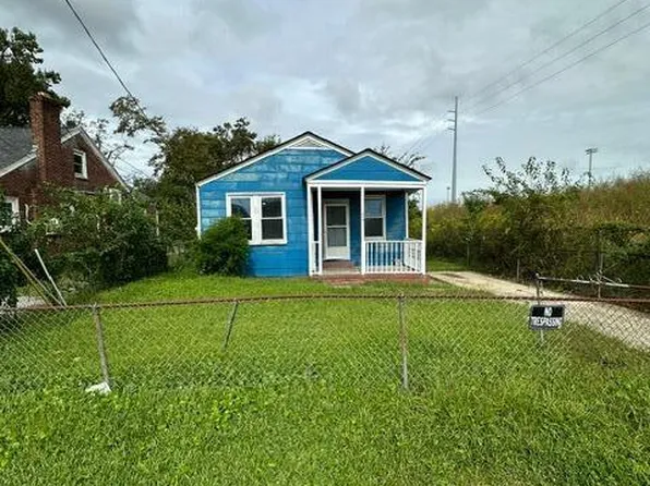 1806 Calvert St, North Charleston, SC 29405