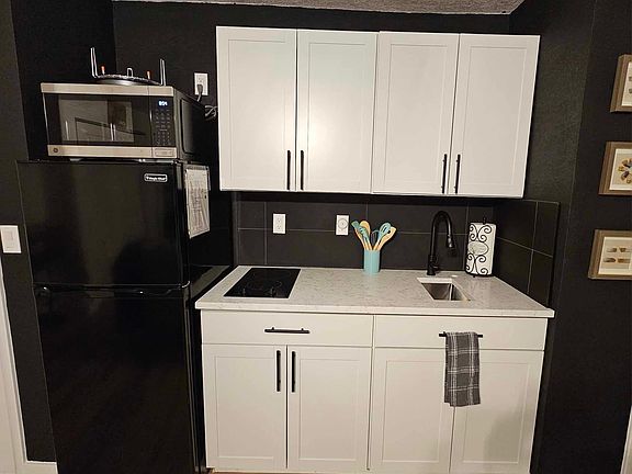4th image of 4435 Galloway Ln #1