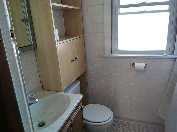 5th image of 3044 N Lockwood Ave #1