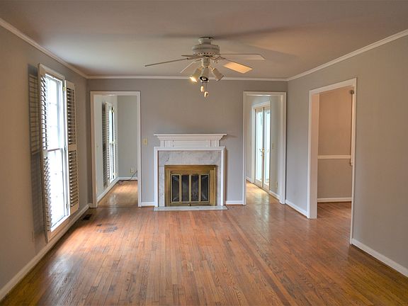 3rd image of 388 Collier Rd NW