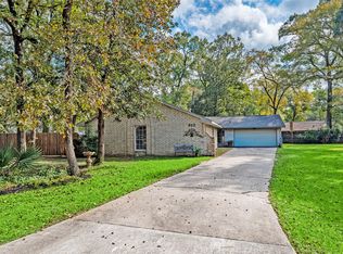 910 Brook Forest Ct, Conroe, TX 77385