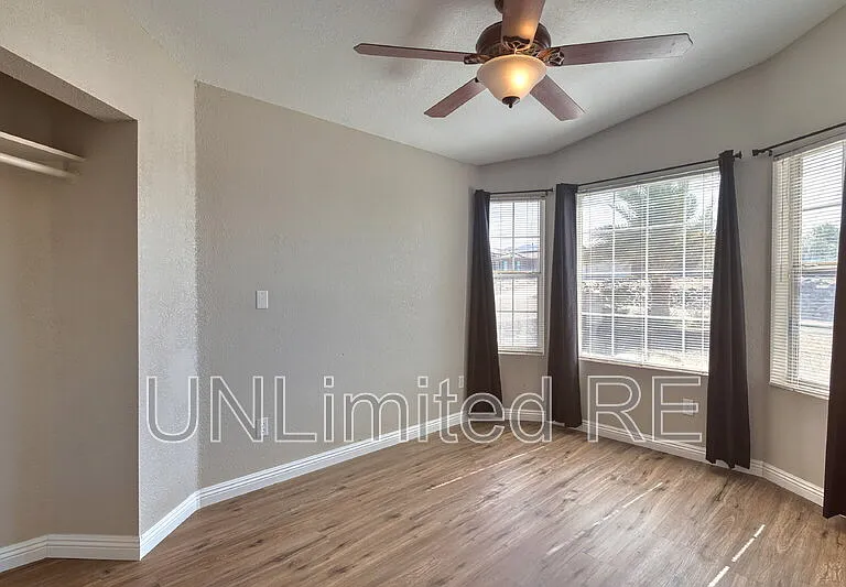 1435 Beefeater Dr — Photo 27