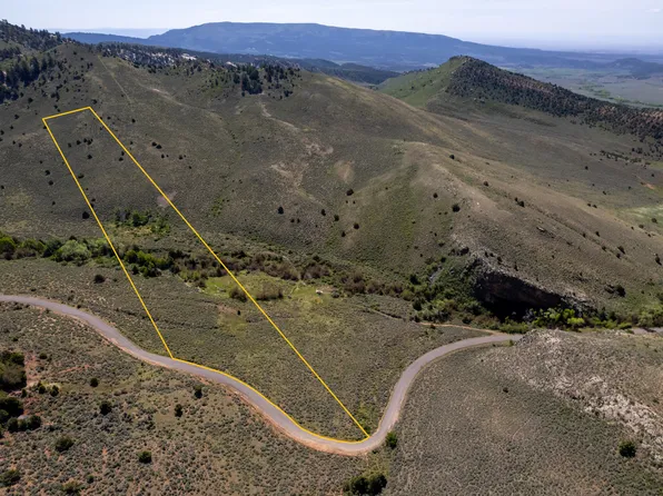 18000 N Paradise Park Rd, Lapoint, UT 84039