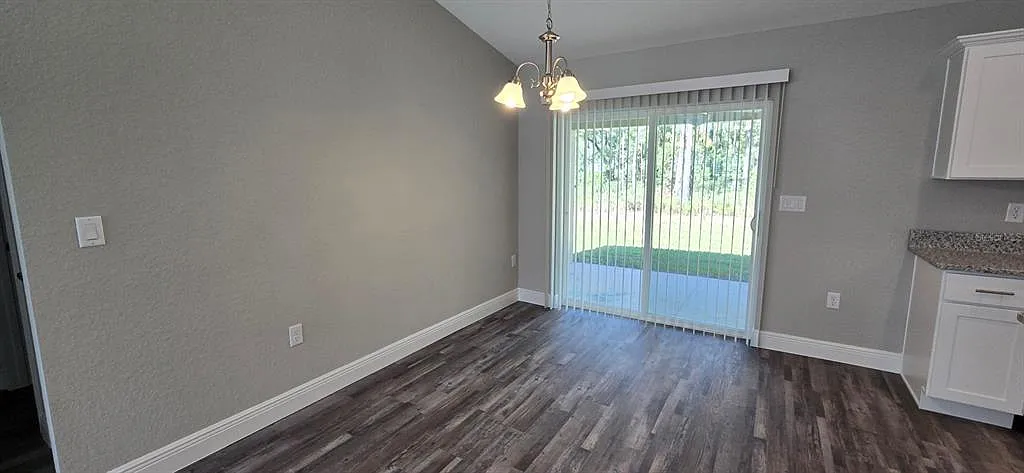 3 bed, 2.0 bath, 1453 sqft, $1,650 — Photo 3