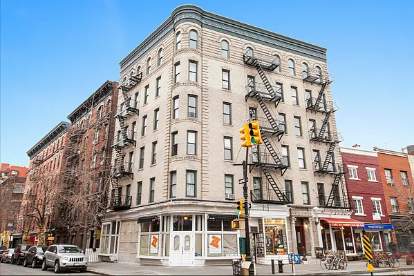 Rented by Compass | media 7