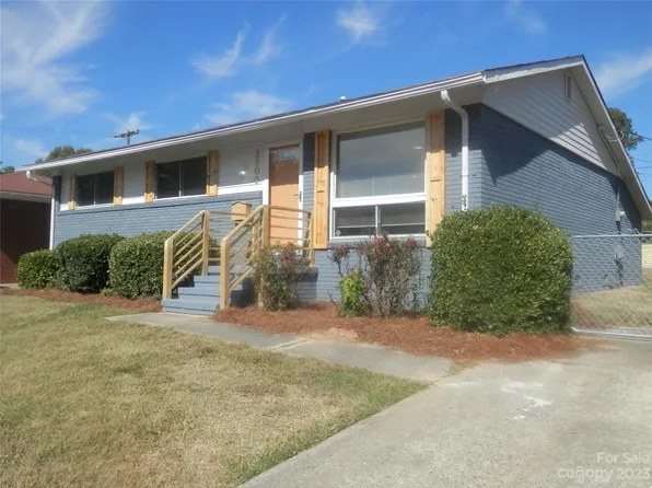 2500 Kendall Dr, Charlotte, NC 28216