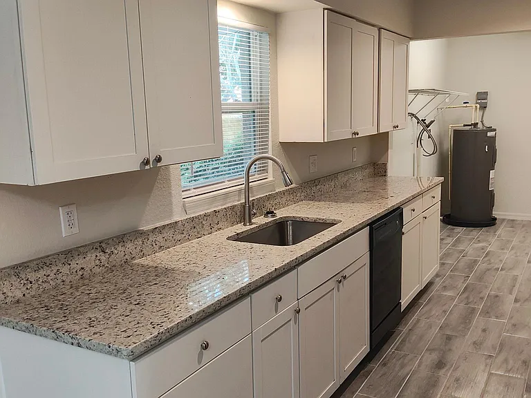 1129 Presque Isle Dr — Photo 11
