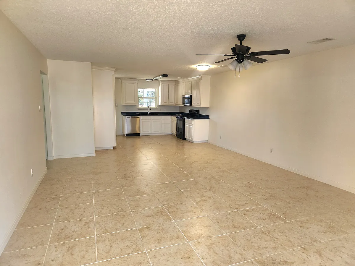 Building Photo - 14920 Gamble Rd #B
