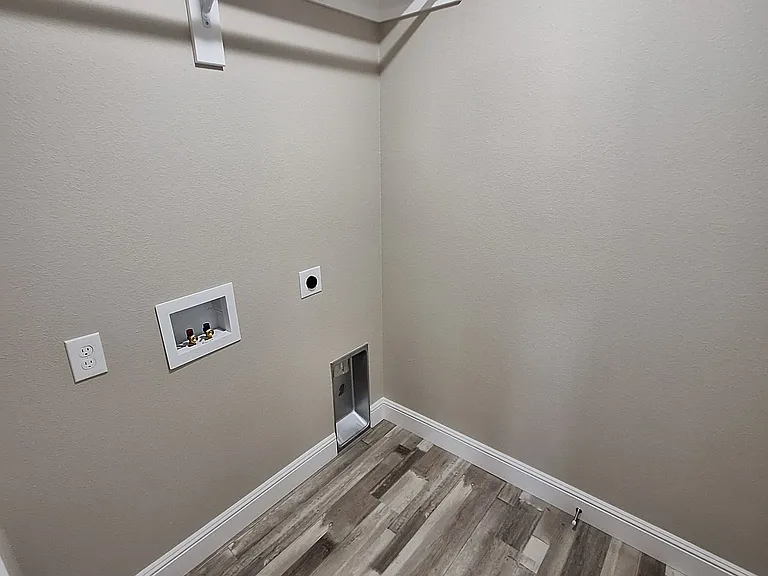 2111 S Connor Ave — Photo 10
