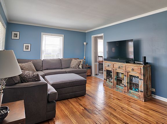 2nd image of 1214 Beach Ave