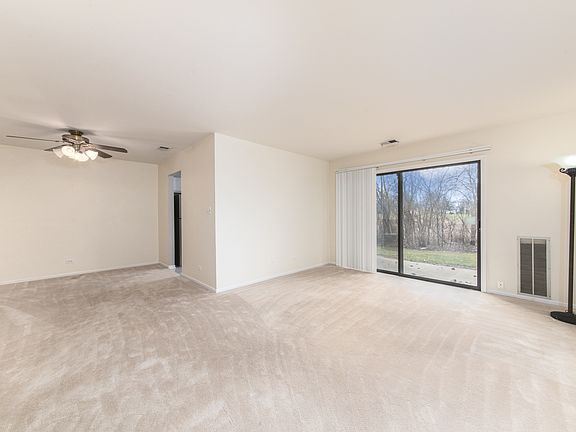 2nd image of 913 Knottingham Dr APT 1A
