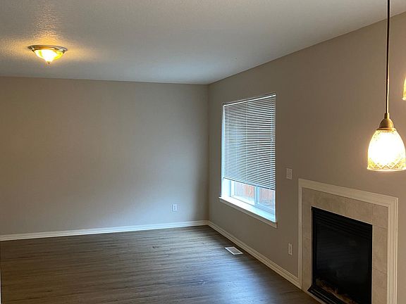 3rd image of 8500 NE 36th Cir