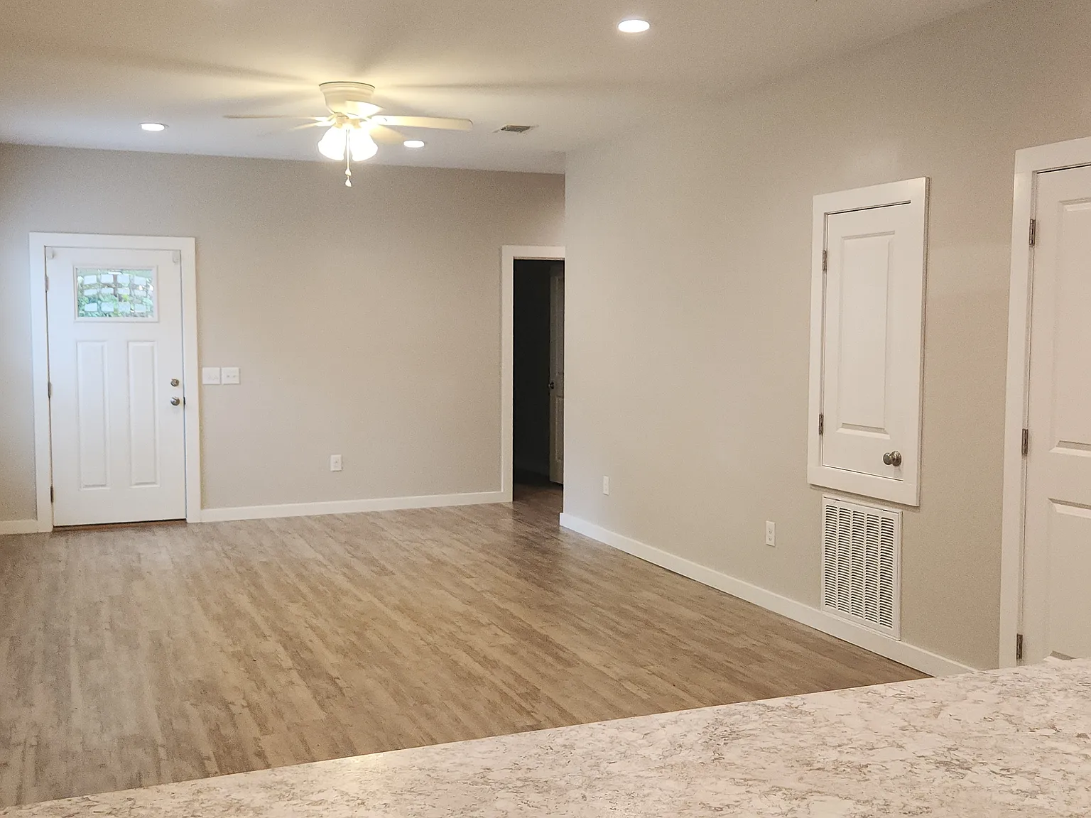 1601 Birdsong St — Photo 3