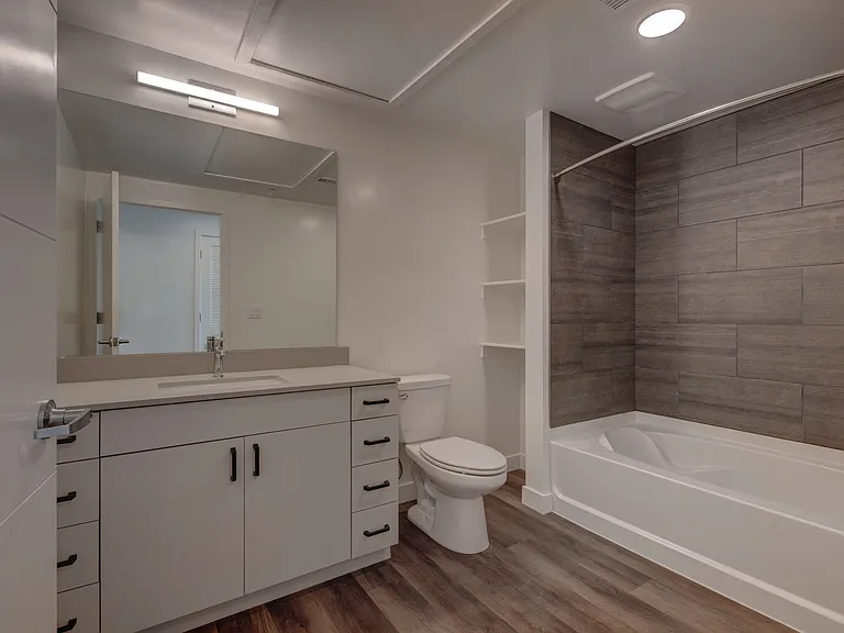 Spacious Bathroom