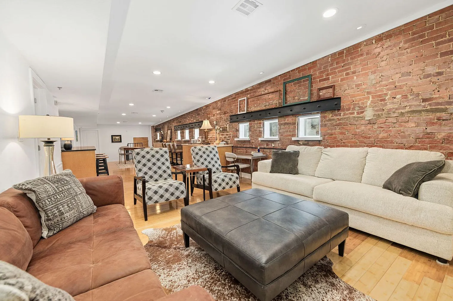 2 bed, 2.0 bath, 1291 sqft, $4,465 — Photo 1