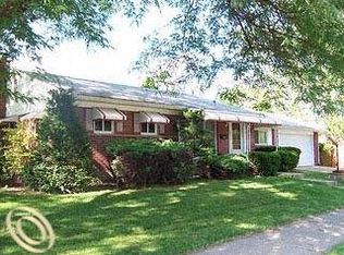 25336 Hanover St, Dearborn Heights, MI 48125