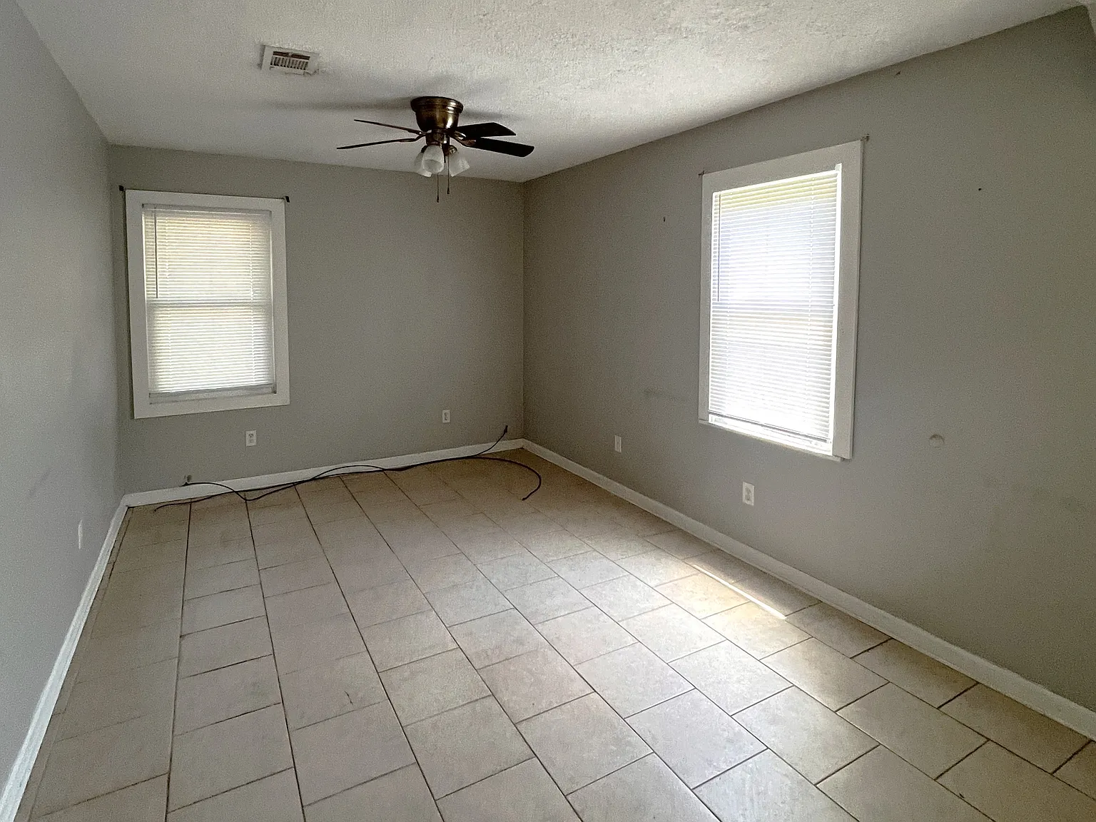 2 bed, $800 — Photo 2