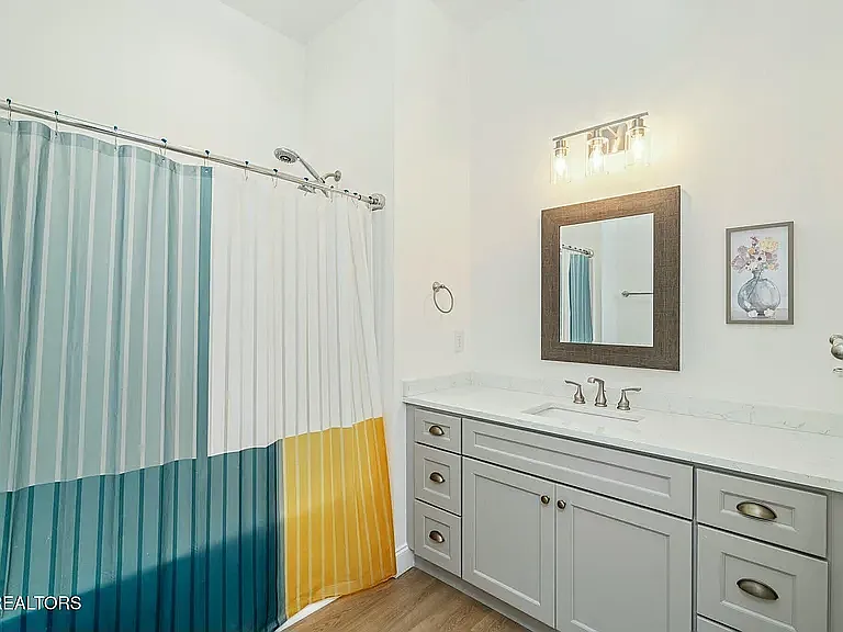 2102 Bernhurst Dr — Photo 14