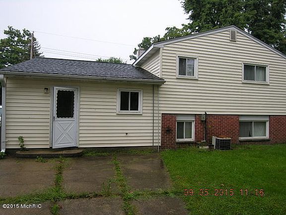 2nd image of 5839 Belard St