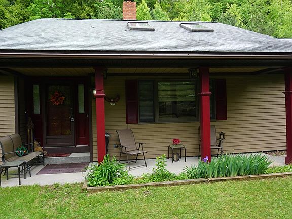 4th image of 260 Hillside Dr