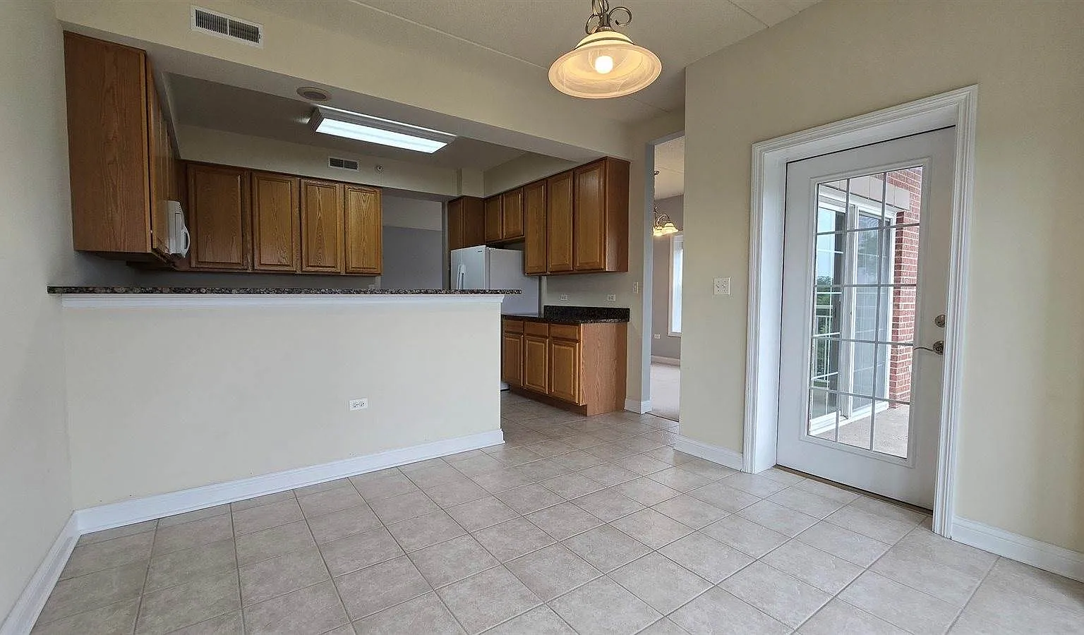 2 bed, 2.5 bath, 1776 sqft, $2,900 — Photo 3