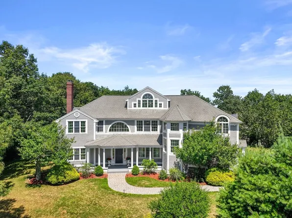 7 Sea Fox Ln, Gloucester, MA 01930