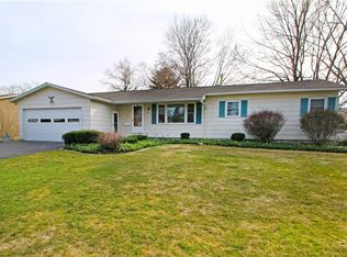 10 Ashton Dr, Rochester, NY 14624