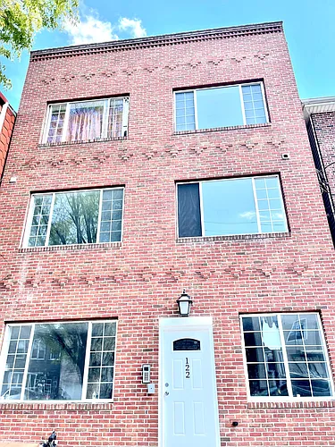122 Lincoln St #2R Photo 1