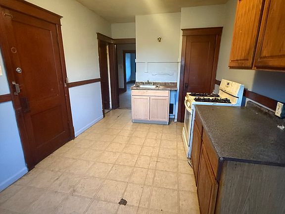 4th image of 2918 Mount Pleasant St #1
