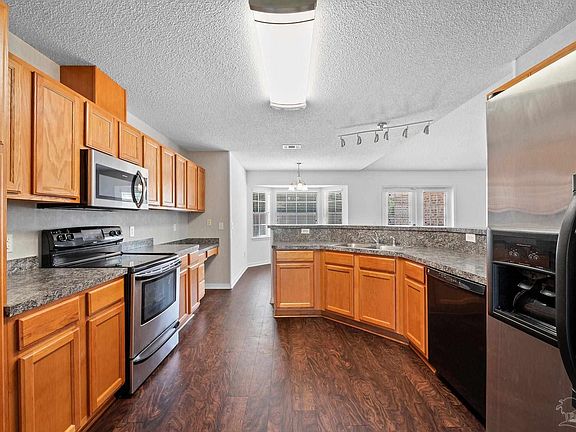 5th image of 8471 Ferlon Ave