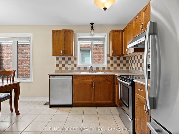 5th image of 163 Emerald Rd