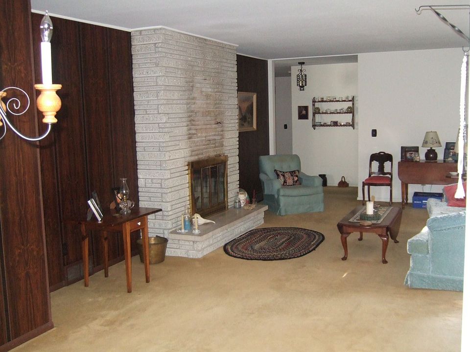 2nd image of 64 Joyce St