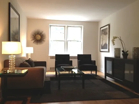 Rented by Metropolitan Equities | media 26