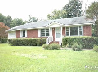 718 Lakeshore Dr, Bennettsville, SC 29512