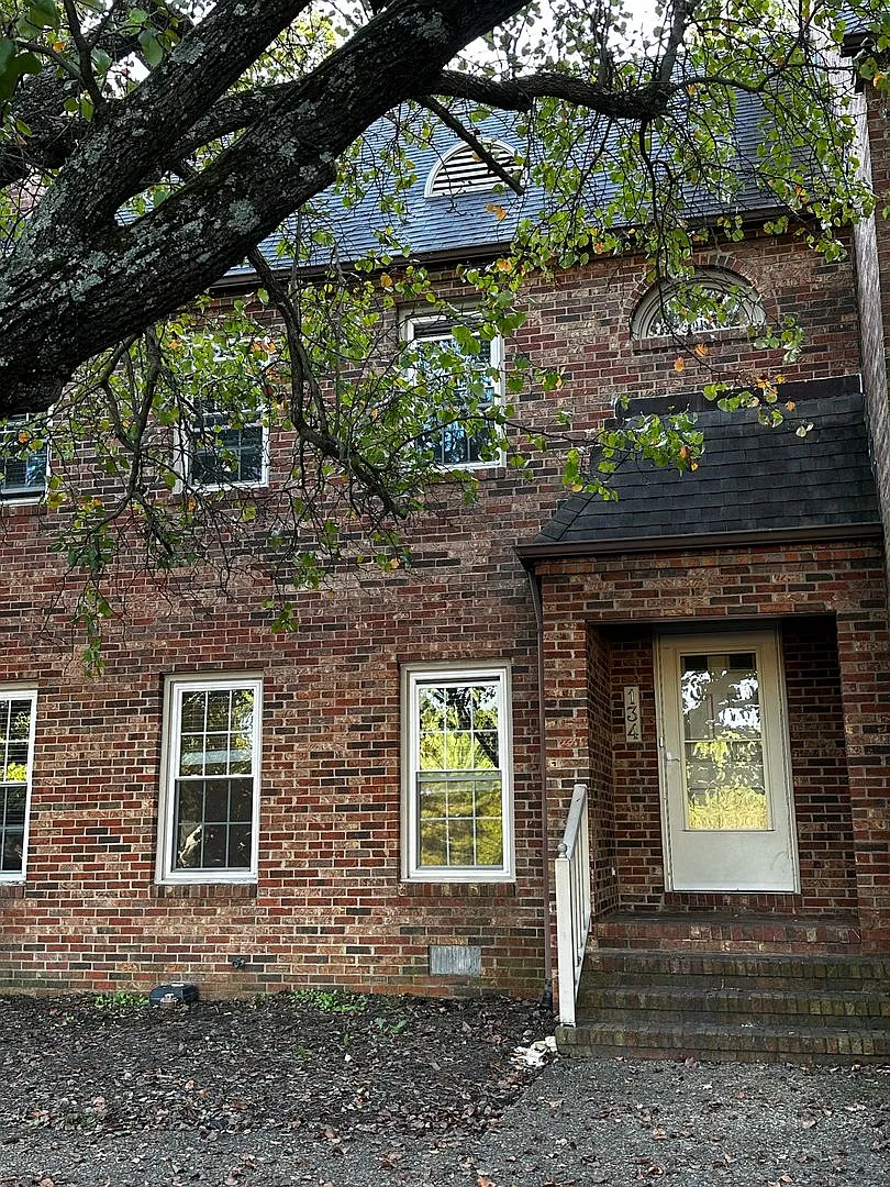 Brandywine Court Townhouse — Photo 4