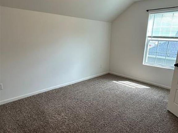 3rd image of 305 Fieldstone Cir