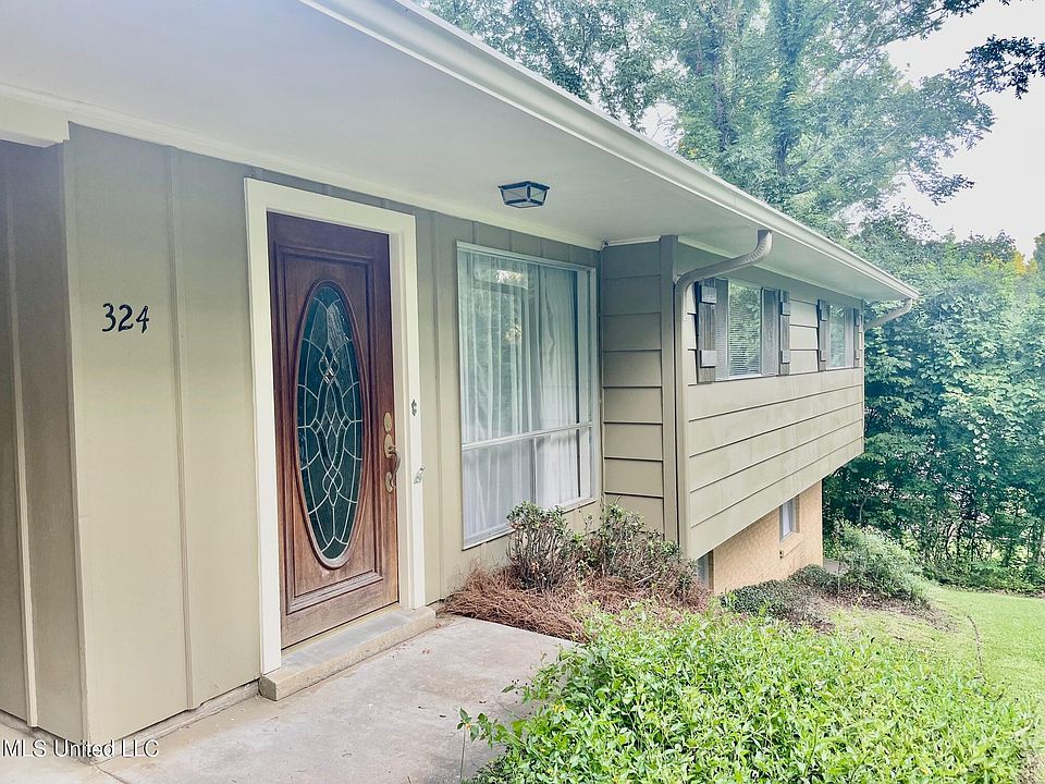2nd image of 324 Starlight Dr