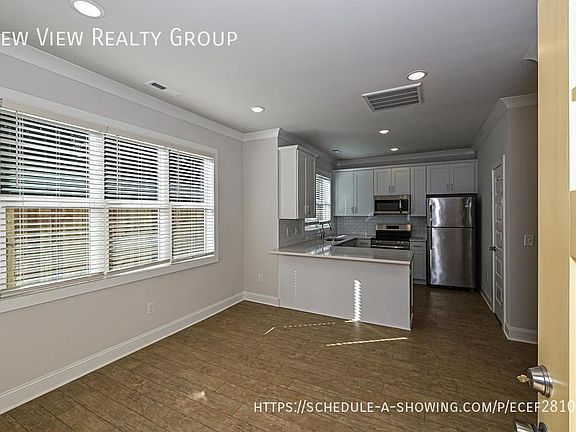 2nd image of 629 Colorado Ave