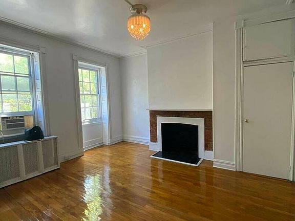 4th image of 531 Hudson St #2