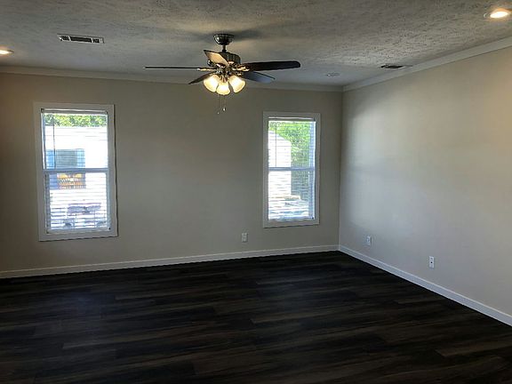 3rd image of 3000 N Tamiami Trl #64FPMG