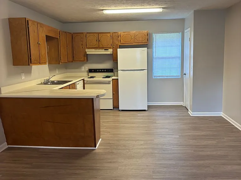 105 Wheeler Dr — Photo 3