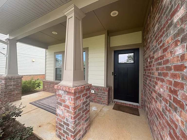 8808 Sullivans Dr — Photo 2