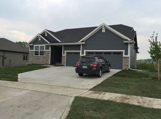 390 NE 77th Ct, Pleasant Hill, IA 50327