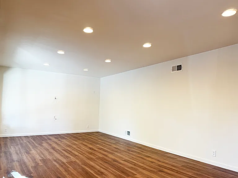 279 Lake Sherwood Dr — Photo 12