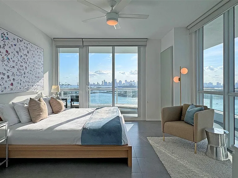 540 West Ave #2114 — Photo 13