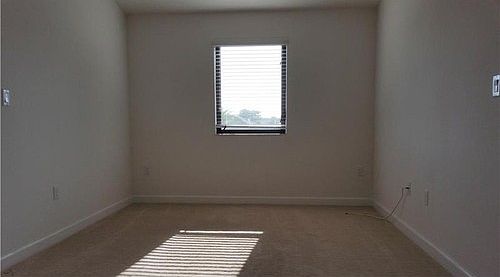 5th image of 325 NE 194th Ln