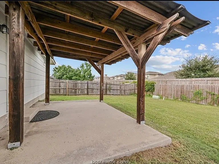 4318 Spring Garden Dr — Photo 9