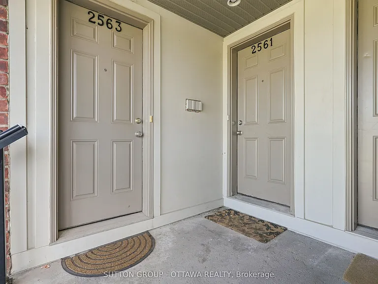 2563 Longfields Dr — Photo 3